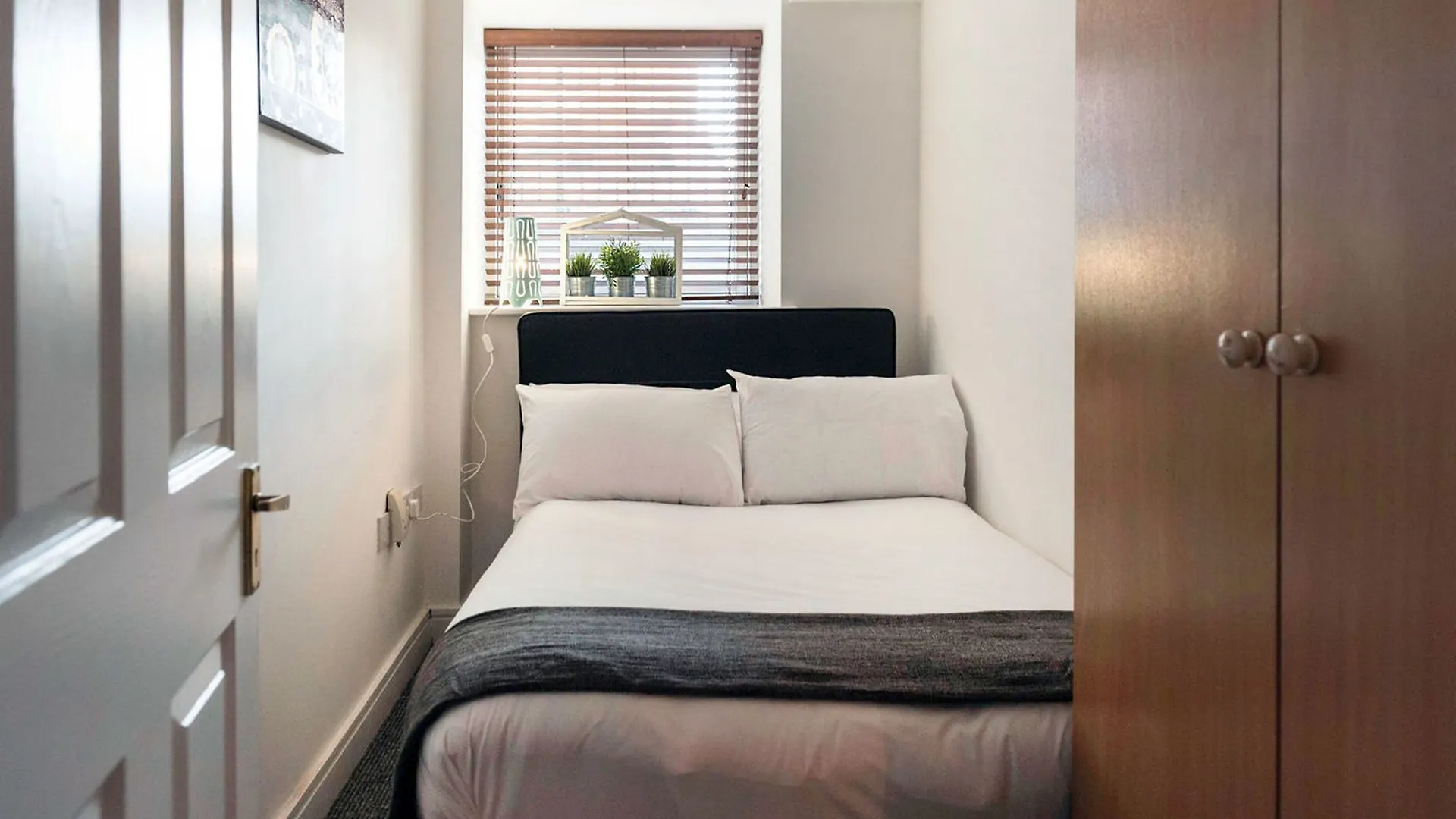 Metrostays - Merrion Square Dublin 0*,